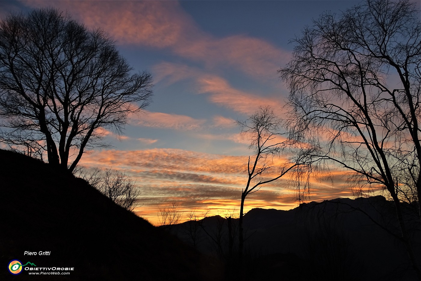 49 Scendo nei colori del tramonto.JPG